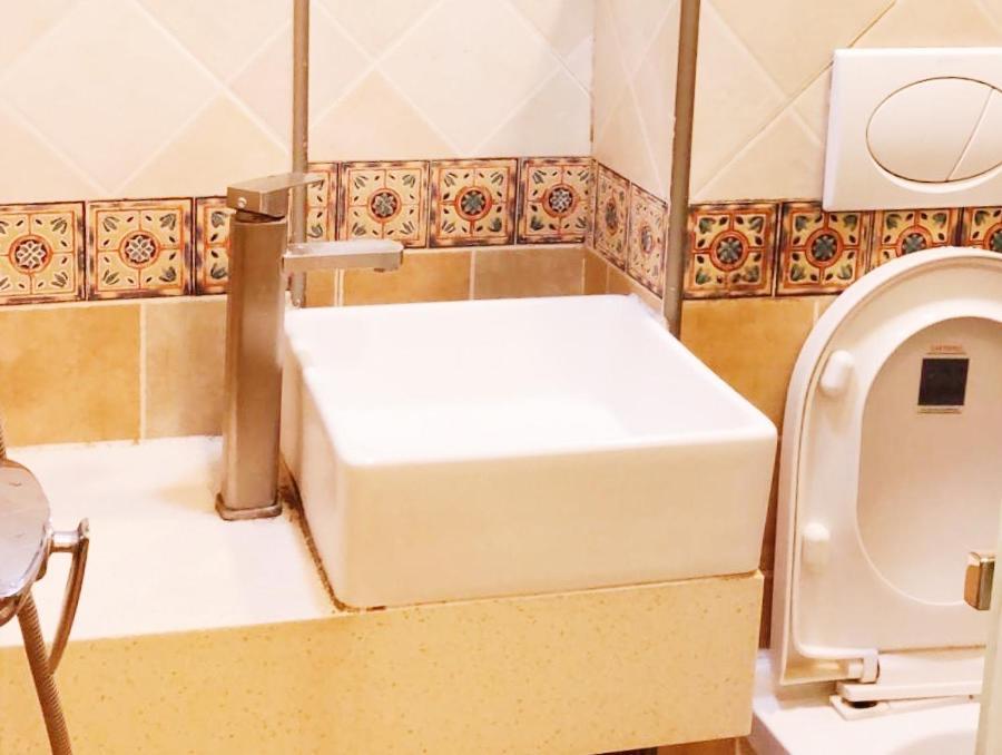 Taj Super Deluxe Hotel Хонконг Екстериор снимка